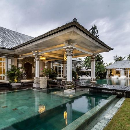 Villa Symphony White By Balisuperhost Ubud  Exterior photo